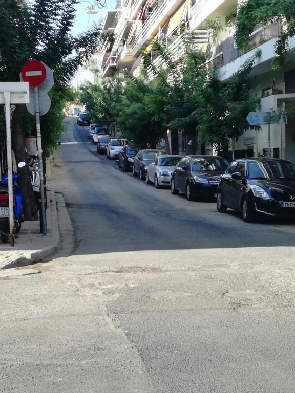 Thiseio Apartament *